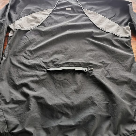 Women's Mountain Equipment Coop cycling jacket - Picture 5 of 8